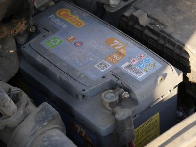 Akumulator zimą - jak zapobiec rozładowaniu akumulatora?